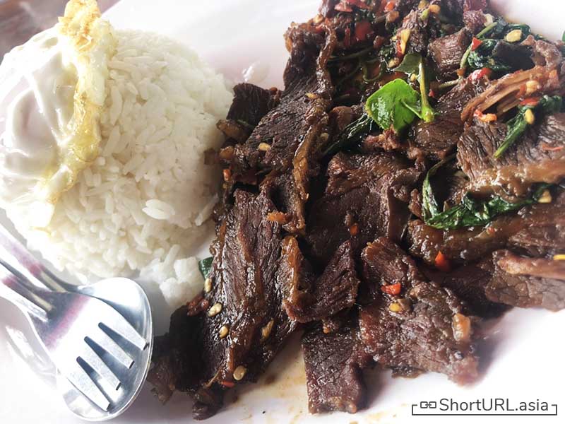 ข้าวกระเพราเนื้อตุ๋น ร้านเนื้อตุ๋น เจ๊ต้อย