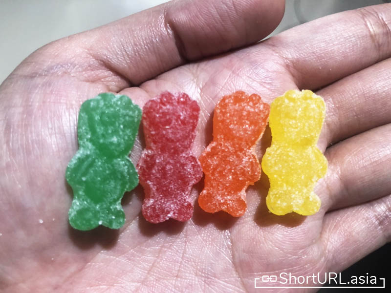 ลูกอมเคี้ยวหนึบ SOUR PATCH หลากสีสัน