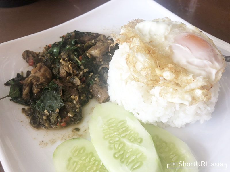 กระเพราเนื้อเปื่อยไข่ดาว อาเฮง
